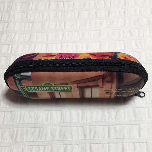Sesame Street Themed Kid’s Eyeglasses Case - Picture 6 of 10
